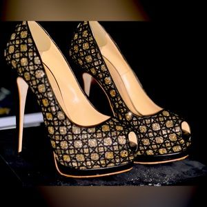 Platform heel peep toes